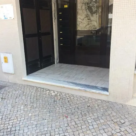 Rua Primeiro De Dezembro דירה *