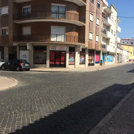 דירה Rua Primeiro De Dezembro קלדס דה ריינה